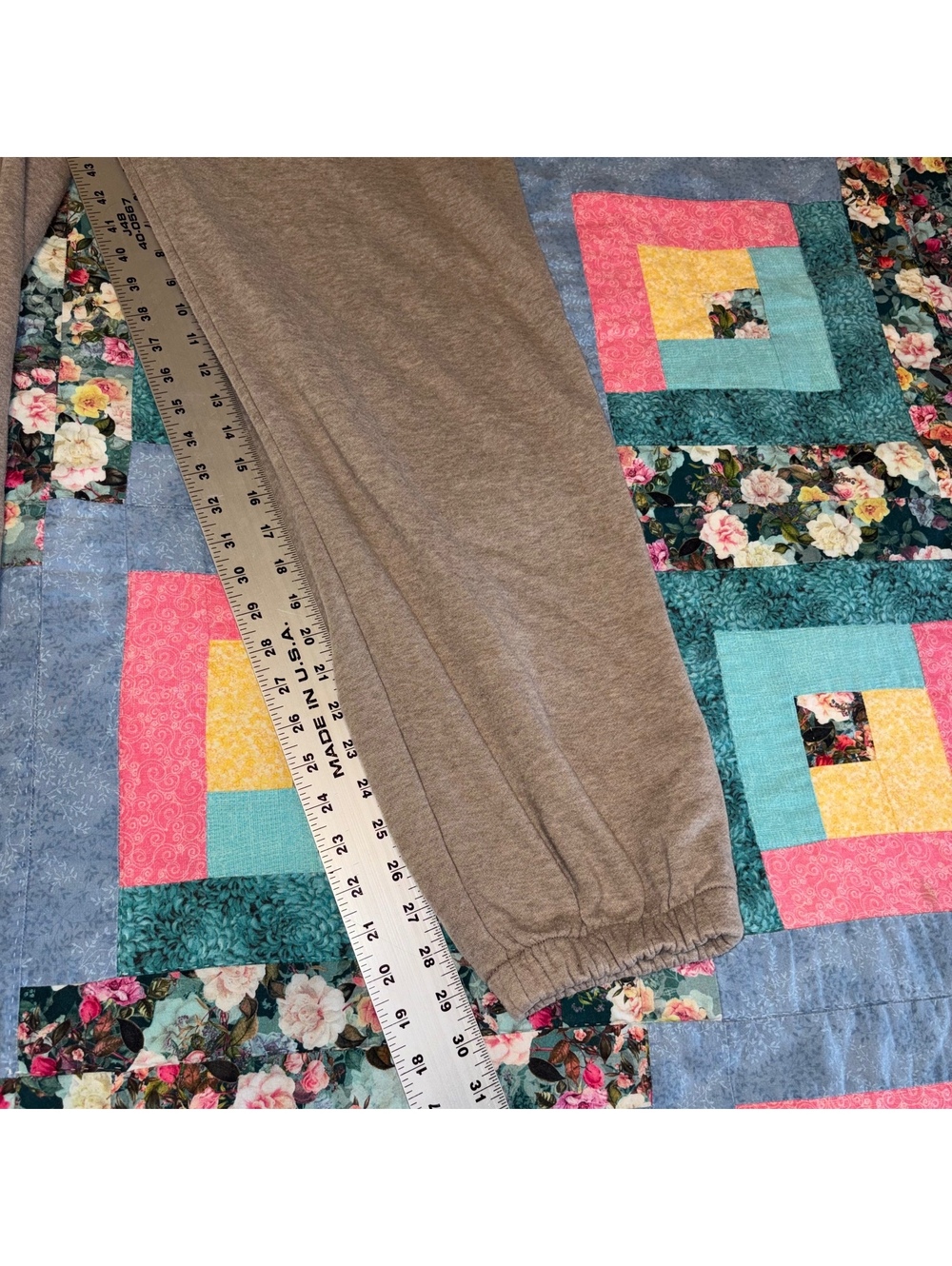 American Eagle AE Woman’s Medium Brown Sweatpants with Elastic Ankles - Picture 8 of 8
